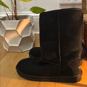 UGG Black Classic Short Boots